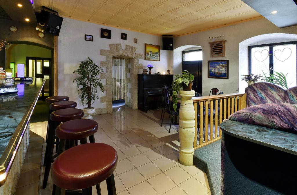 Hotel Kovarna Decin Eksteriør billede