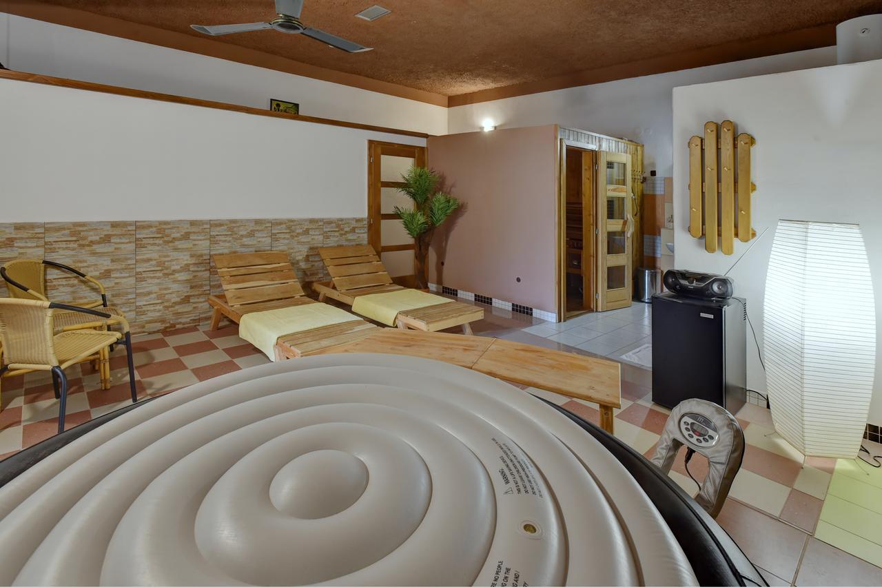 Hotel Kovarna Decin Eksteriør billede